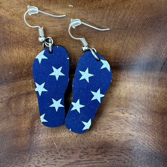 Dangle Earrings Flip Flops USA Patriotic Acrylic Summer Cottage Peasant Preppy - Picture 2 of 4